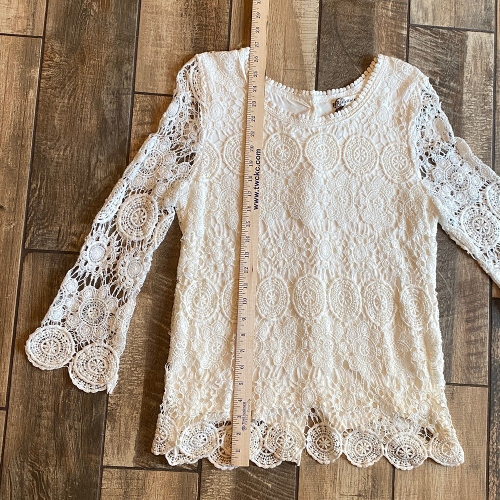 Laffaire Elegant Cream Lace Top ๐ - Picture 11 of 11